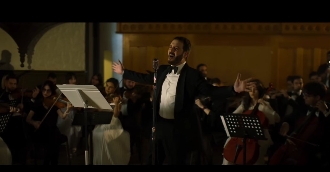 “Mənə sevgini göstər”