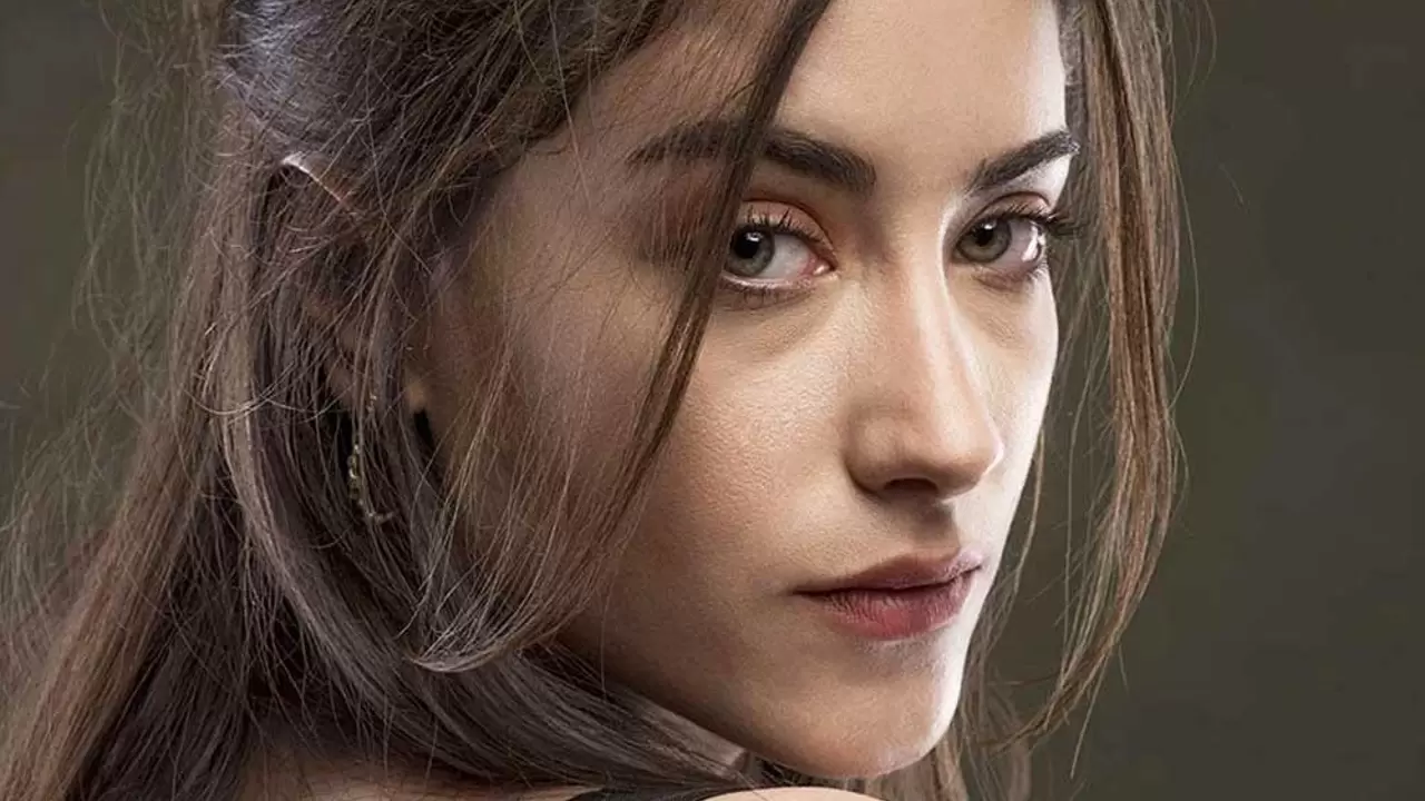 Hazal Kaya dedektiv obrazda