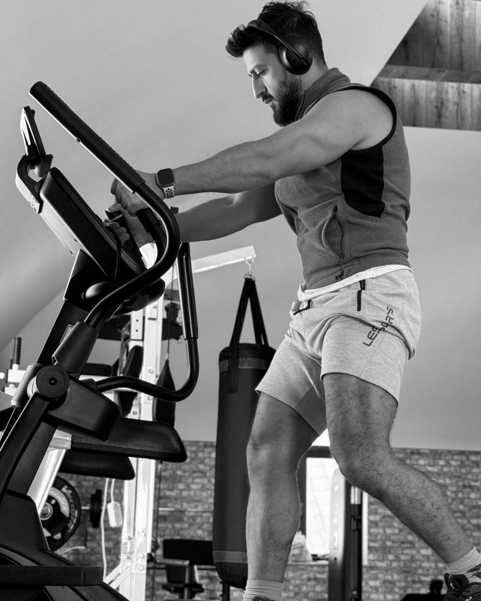 Evini idman zalı etdi