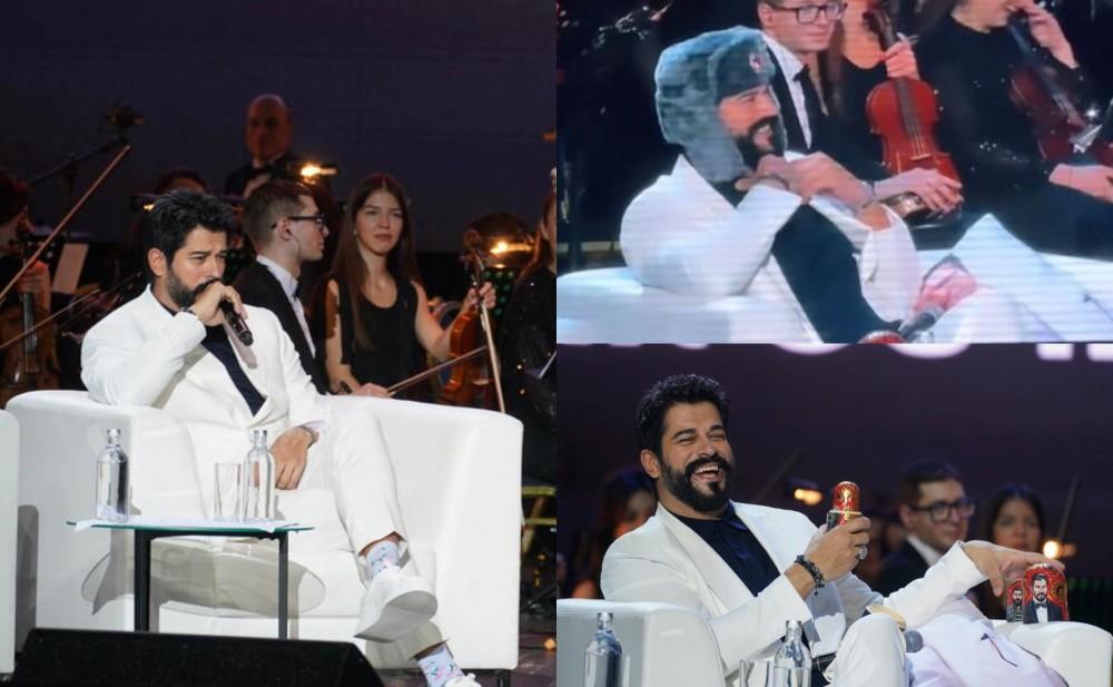 Burak Özçivit Moskvada