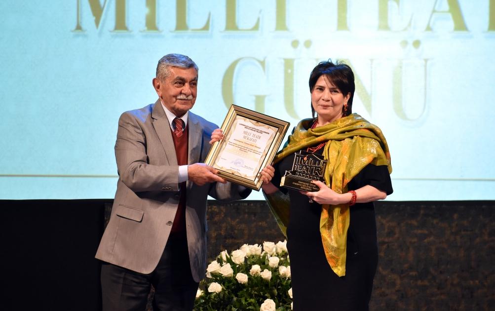 “Milli Teatr Mükafatı”