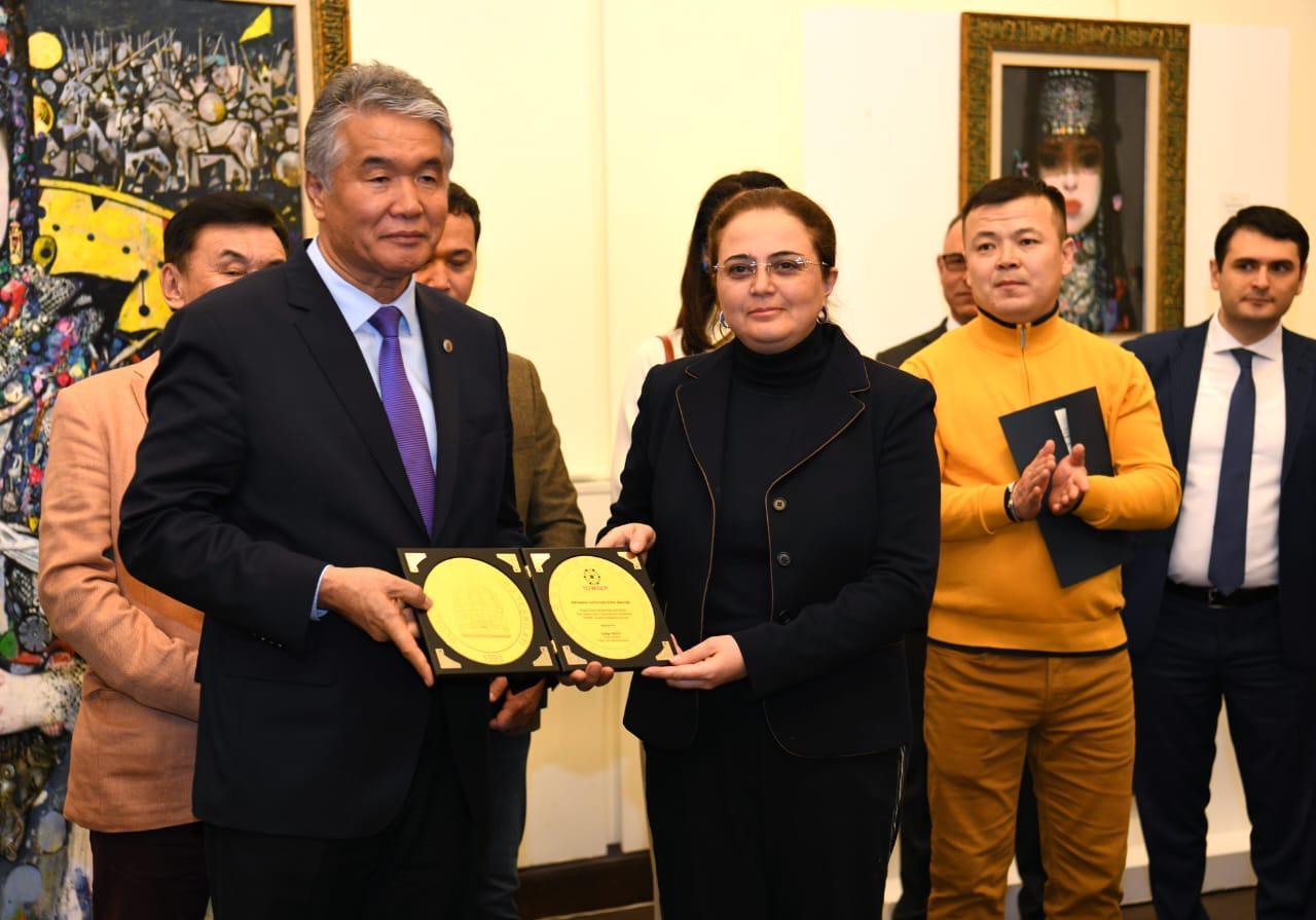 “Tomris” sərgisi