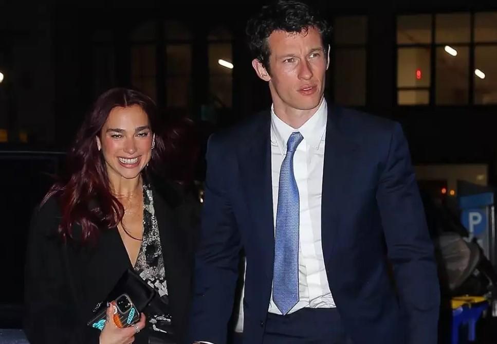 Qalaya sevgilisi ilə getdi - FOTO