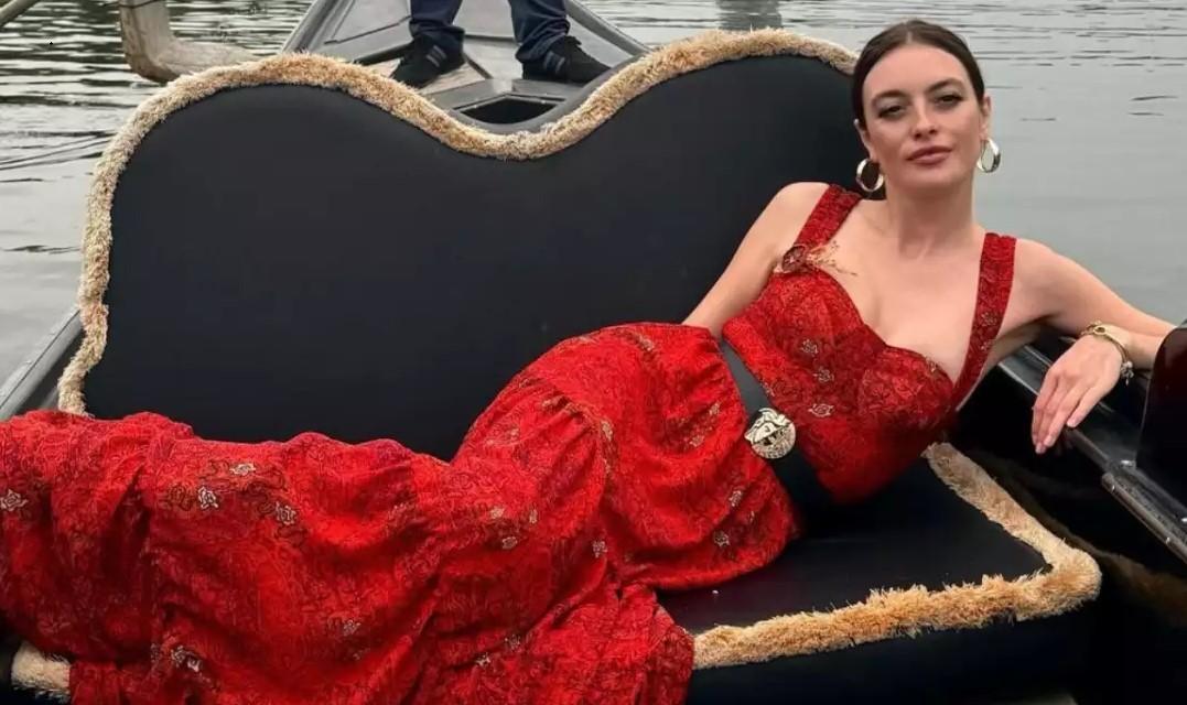 Aktrisa “Portağal çiçəyi karnavalı”nda - FOTO