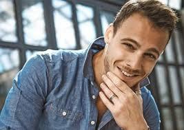 Anası ilə birgə reklama çəkilib