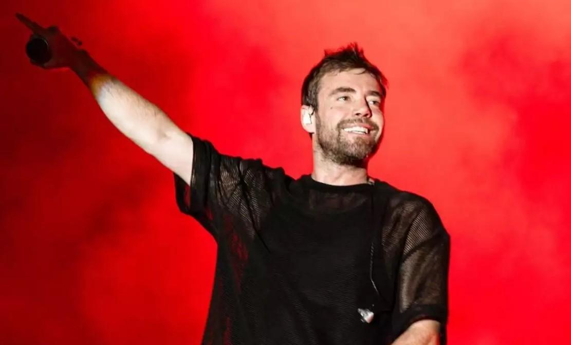 Müğənni burun əməliyyatı etdirib - FOTO