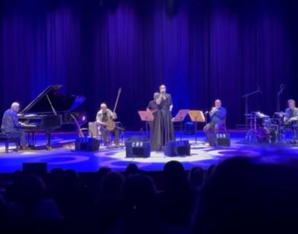 Səhnəyə İstanbulda çıxdılar