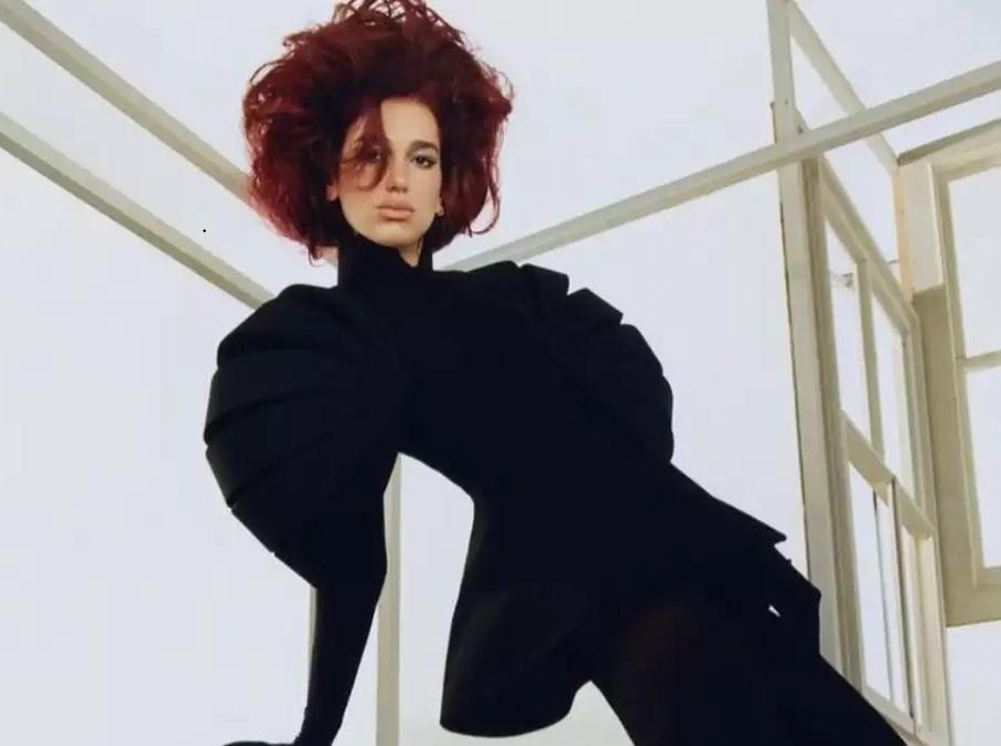 Məşhur müğənni poz verdi - FOTO