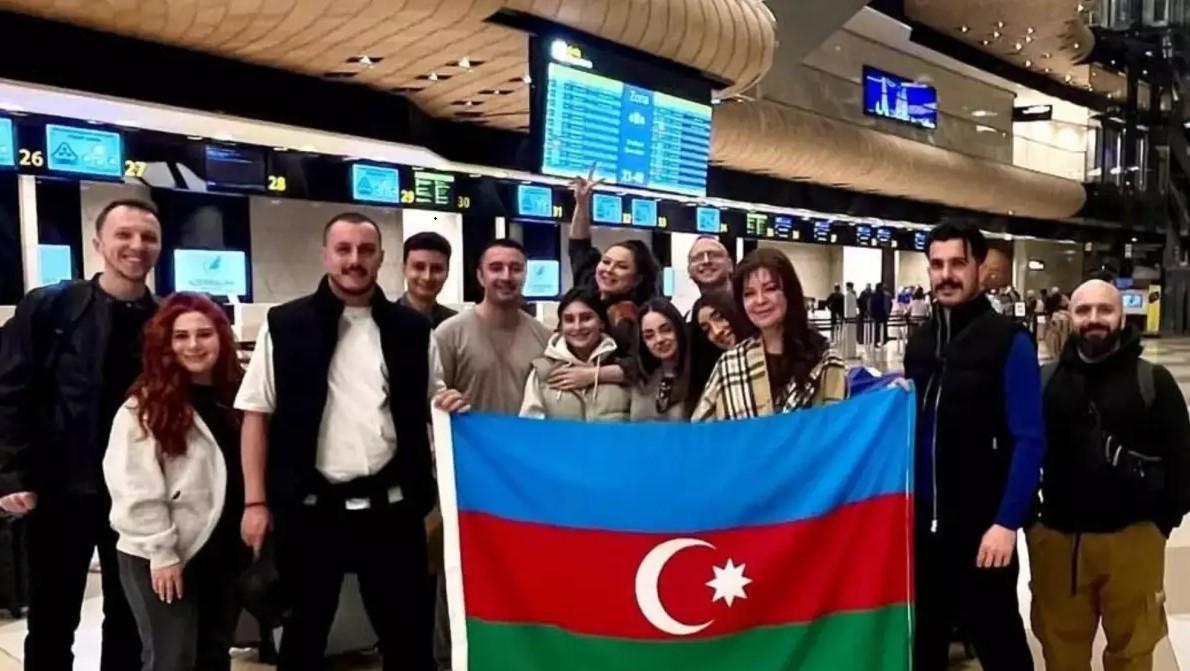 İsveçə getdilər - FOTO