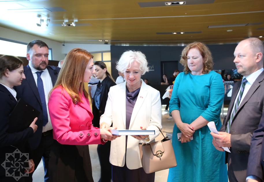 “Dəryanur” xalçasının təqdimatı olub