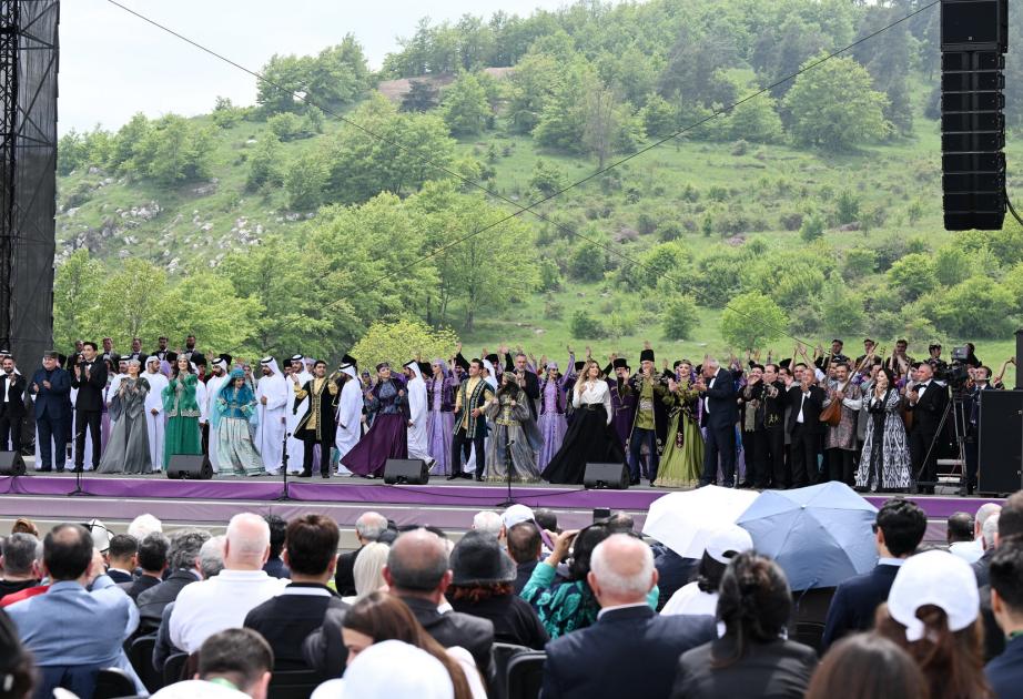 “Xarıbülbül”ün sorağı dünyaya yayılır- FOTO