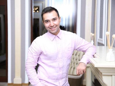 Azad ilk “Solo” konsertini verib