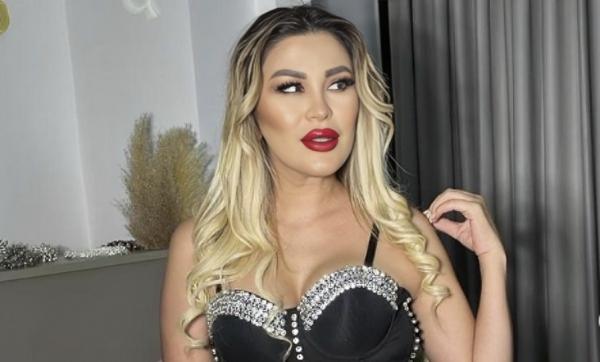 Müğənni ərindən küsüb - FOTO