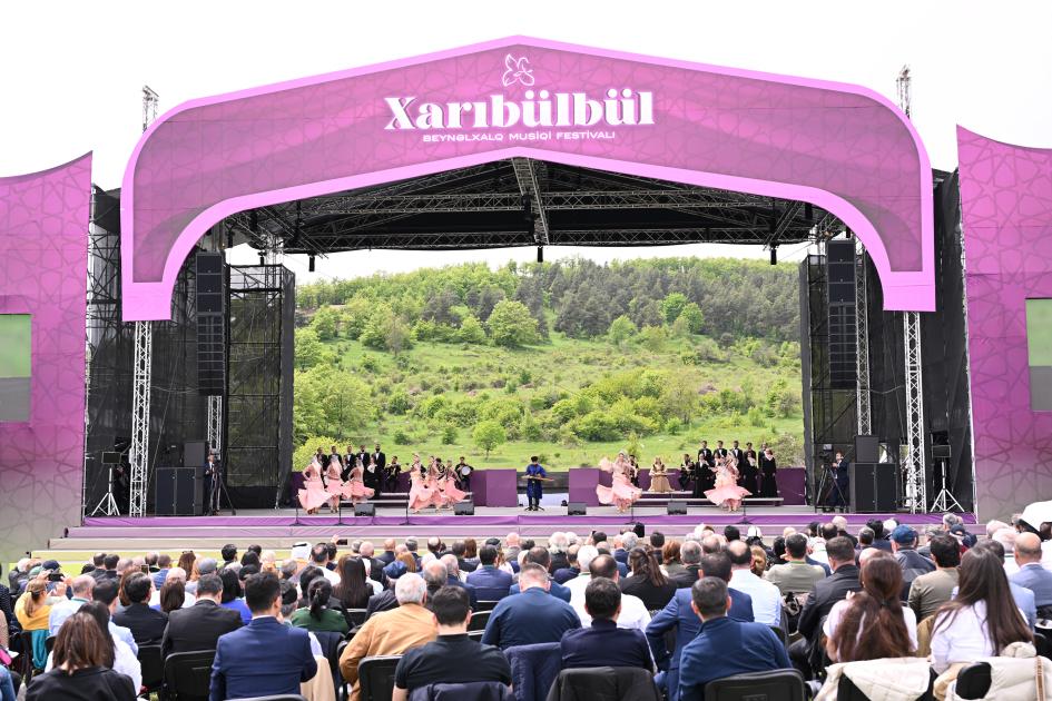 Şuşada “Xarıbülbül” Festivalı başlayıb - FOTO