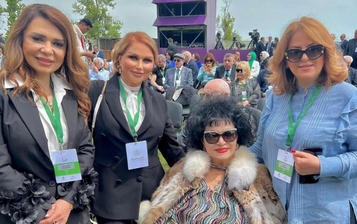 Məşhurlar Zeynəb Xanlarova ilə - FOTO