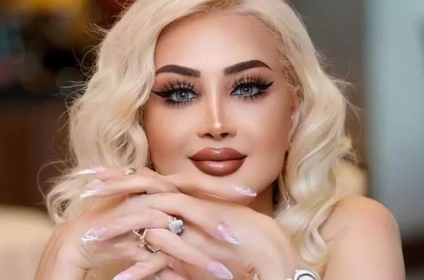 Xalq artisti geyimi ilə diqqət çəkib - VİDEO