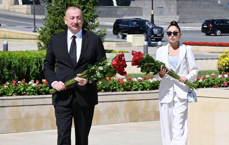 Prezident və xanımı Həzi Aslanovun məzarını ziyarət edib - FOTO