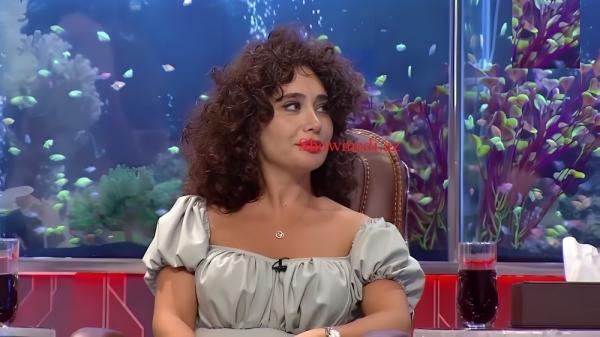 "Anam aktrisa olmağımı istəmirdi..."