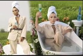 “Sərxoşam”ı ad günüdə təqdim etdi - VİDEO