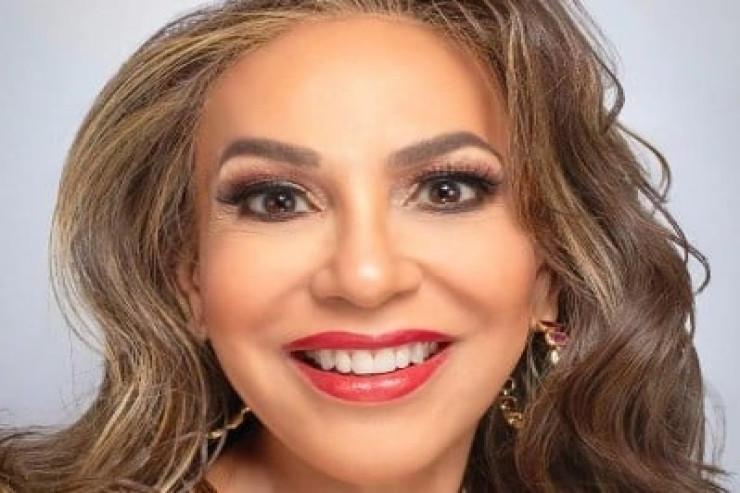 71 yaşında gözəllik yarışına qatılıb