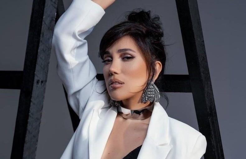 Lalə  geyimləri ilə təəccübləndirdi - FOTO