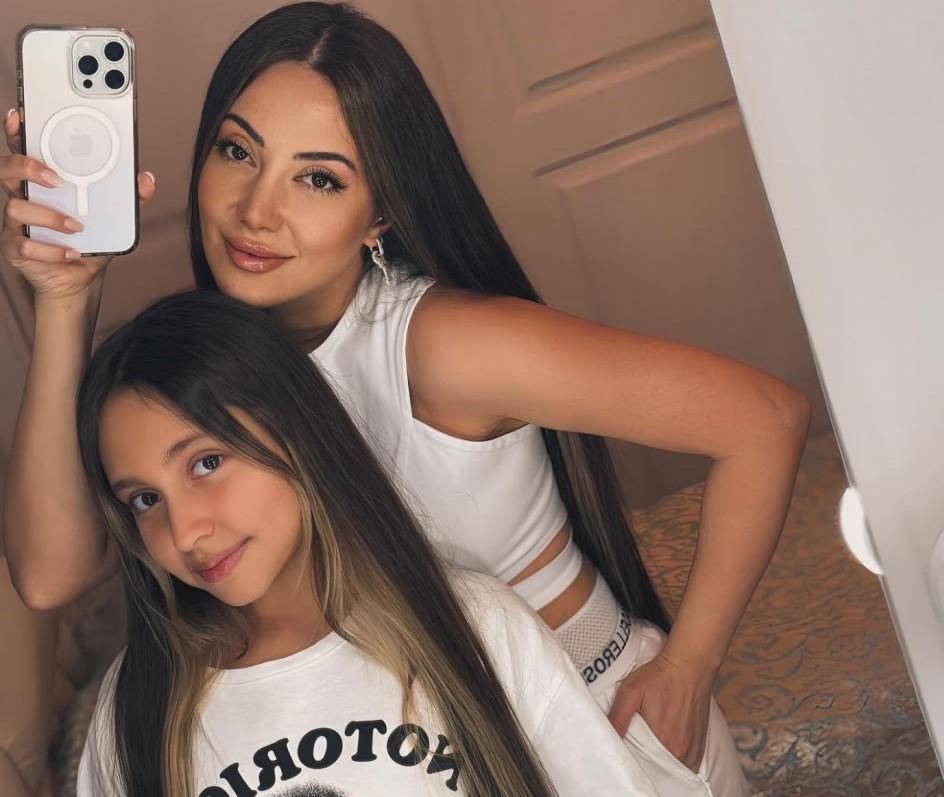 Ayan qızı ilə fəxr etmək istəmir - FOTO