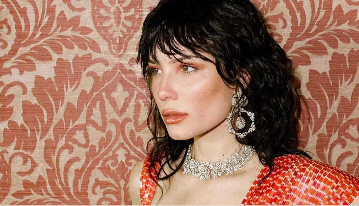 Amerikalı məşhur muğənni Helsi leykemiyadan əziyyət çəkdiyini açıqlayıb.