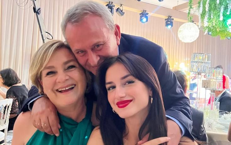 Aktrisa həyat yoldaşını təbrik edib - FOTO