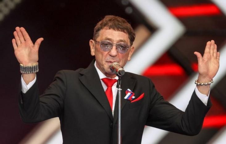 Məşhur müğənni eşqə düşüb - FOTO