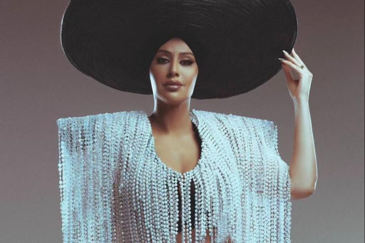 Rozanın 10 kiloluq aksesuarı - FOTO