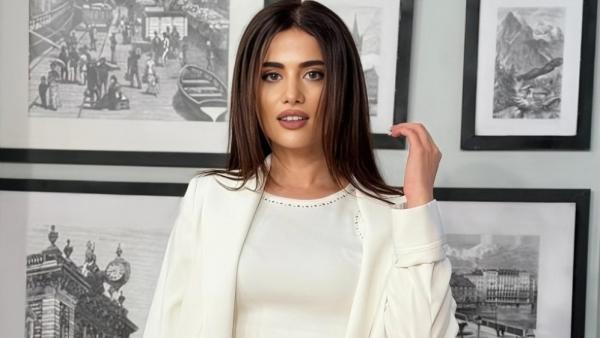 Zarina bığıburma kişi "istəyir"