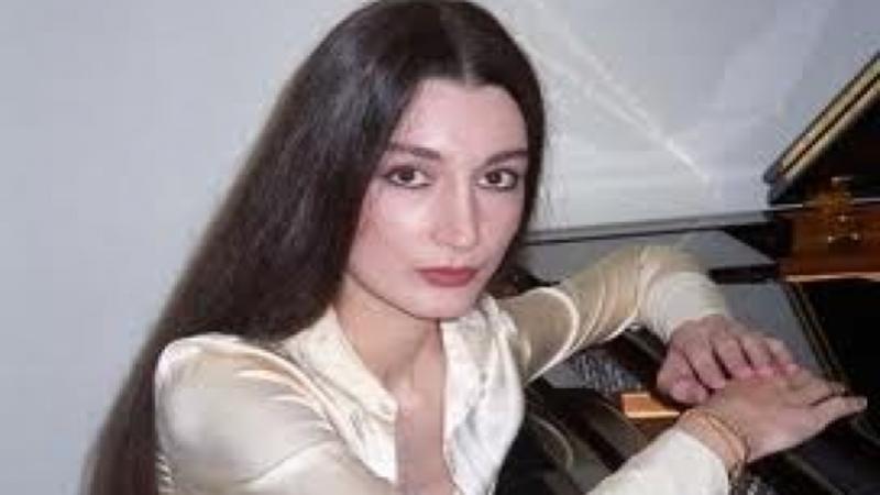 Əzizə İstanbulda konsert verəcək - VİDEO