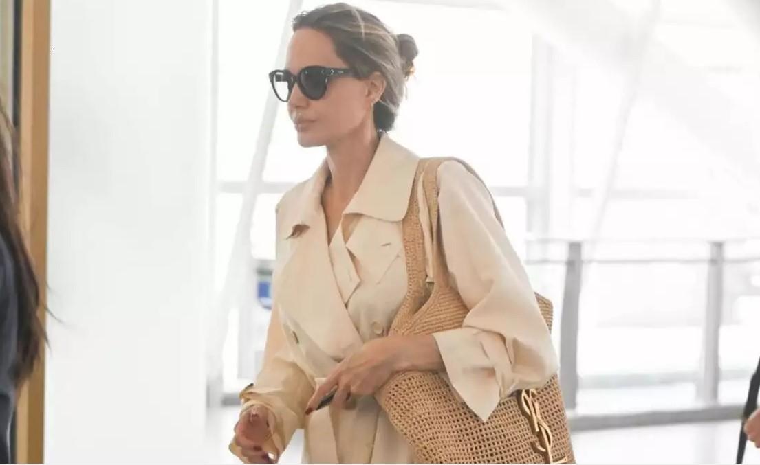 Ancelina Coli hava limanında - FOTO