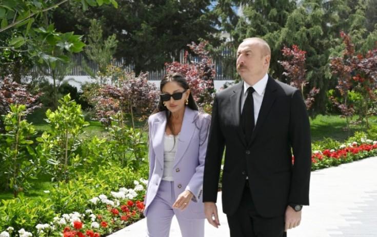 Prezidentlə xanımı Nəbatat Bağında - FOTO