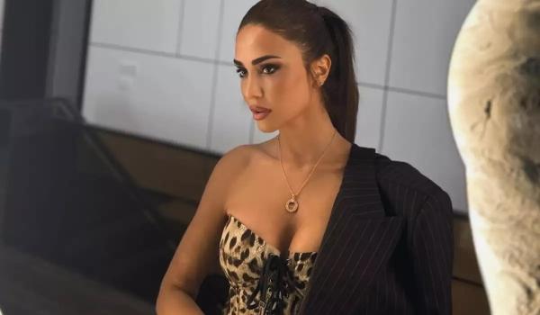 P'rvin ana olmaq istəyir