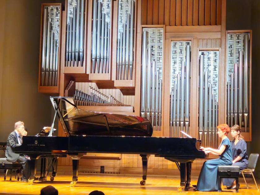 PianoçuYaponiyada konsert verib