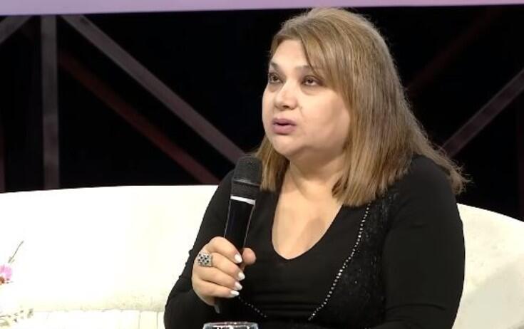 Şəbnəm tənhalıq sualına əsəbiləşib