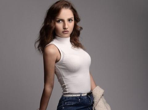 Cəmilə öpüş səhnəsindən imtina edib