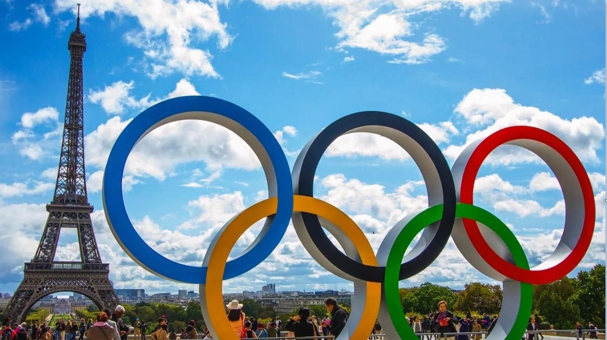 Fransalı sənətçilər hökuməti tətillə hədələyib