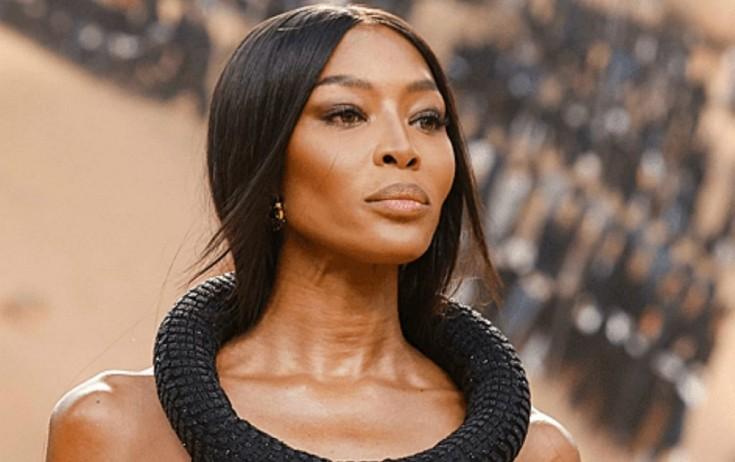 Model 54 yaşında bikinidə - FOTO