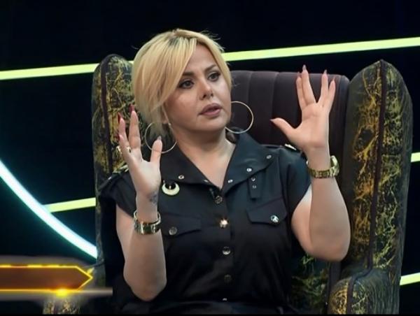 Mətanət özünü çox sevir