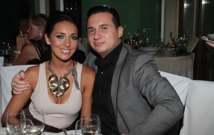 Müğənni ərini məhkəməyə verib