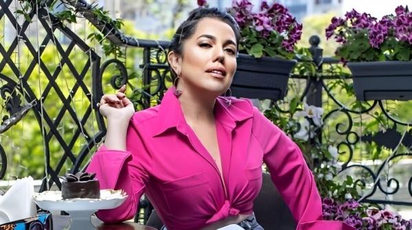 Lalə özünü xoşbəxt etməyi bacarır