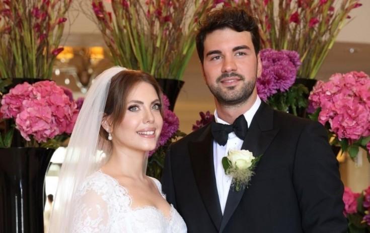 Aktrisa basketbolçudan ayrılıb