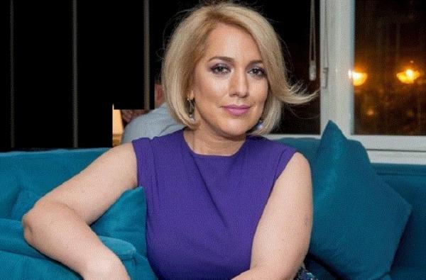 Əməkdar artist geyimi ilə təəccübləndirdi - FOTO