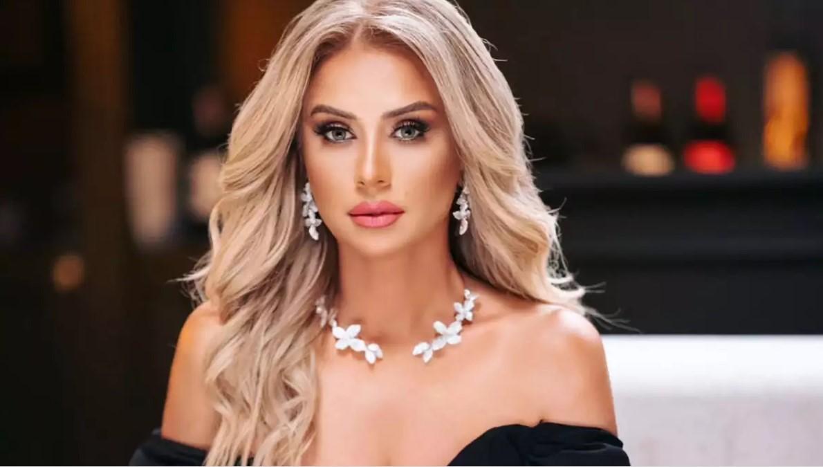 Rozanın yarıqlı geyimi - FOTO