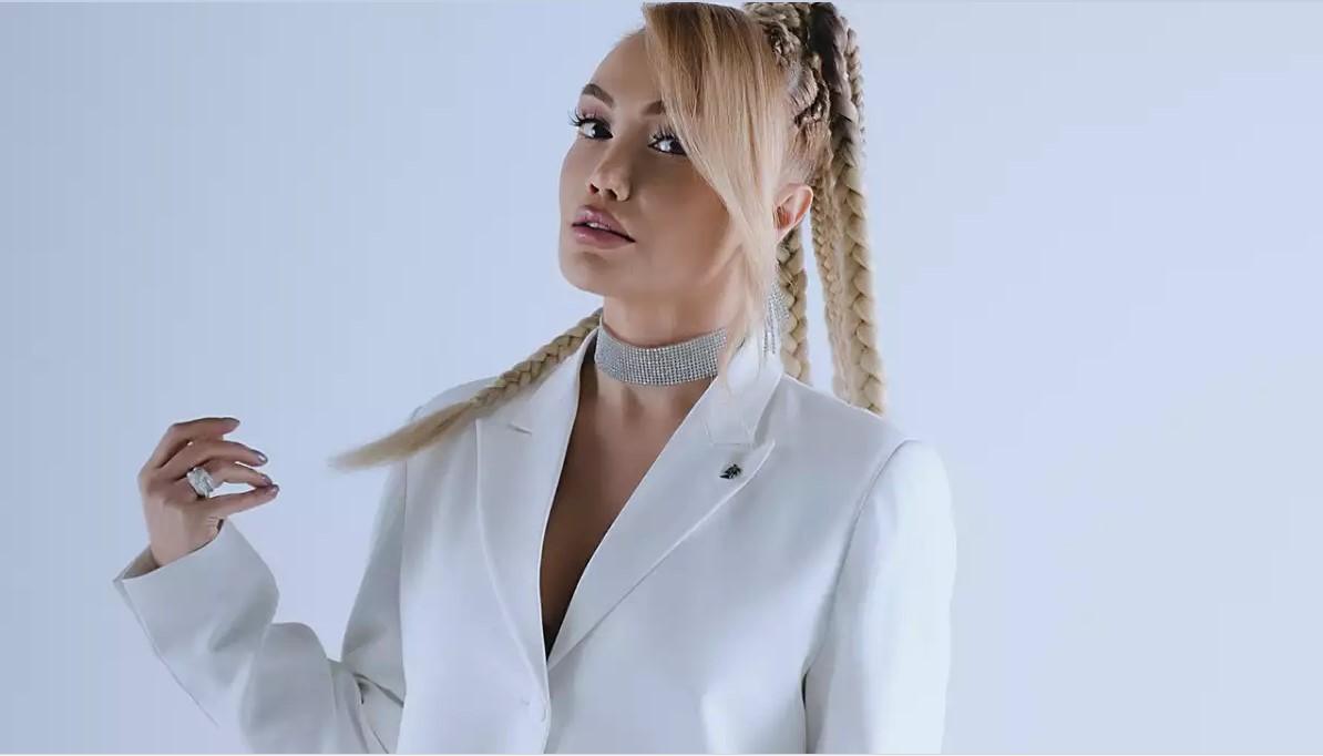 Nuranın dünyaya baxışı fərqlidir - FOTO