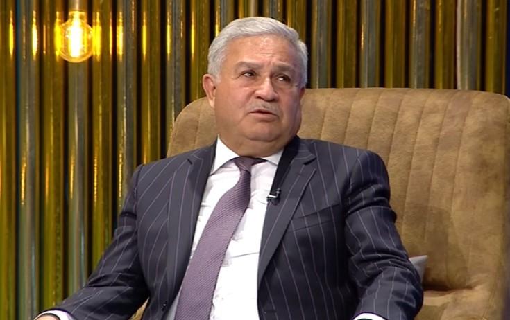 Əməkdar artist xanımı ilə heç yerə getmir