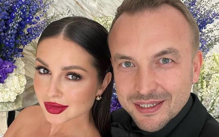 Müğənni iş adamı ilə boşanıb