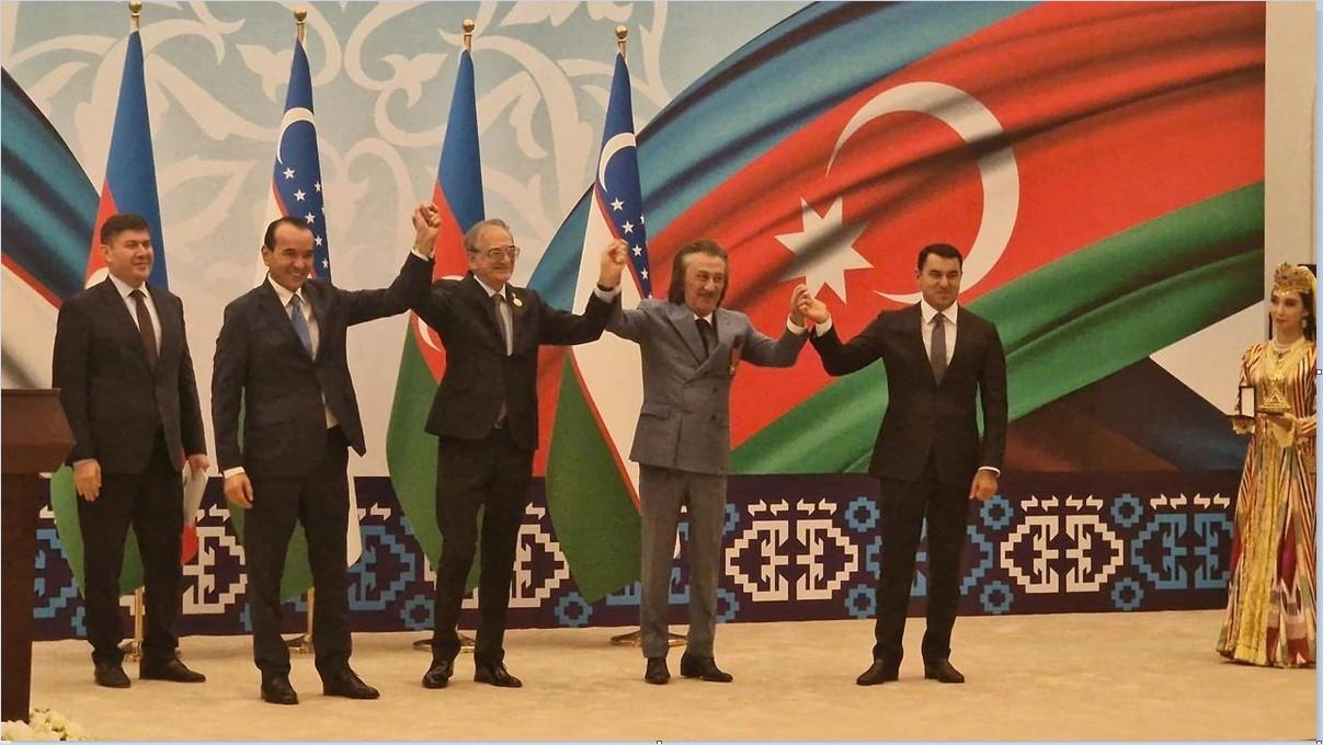 Sənətçilərə fəxri adlar təqdim olunub - FOTO